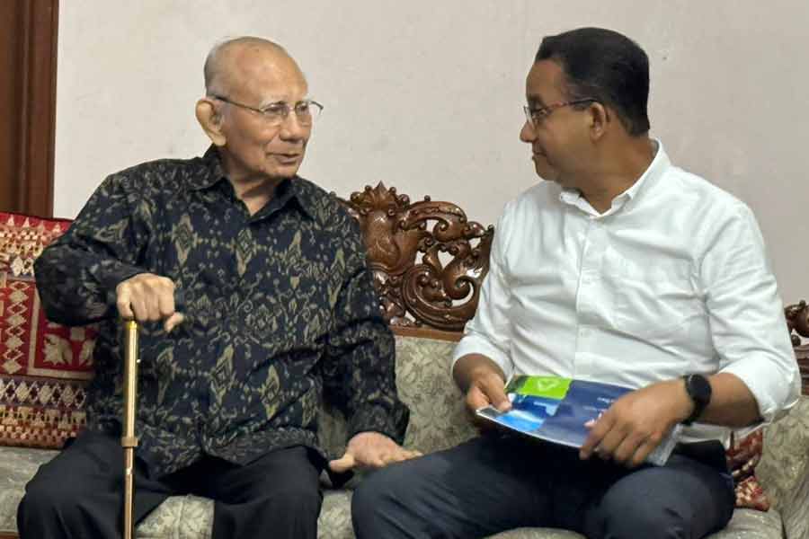 Pertemuan Prof. Emil Salim dan Anies Baswedan