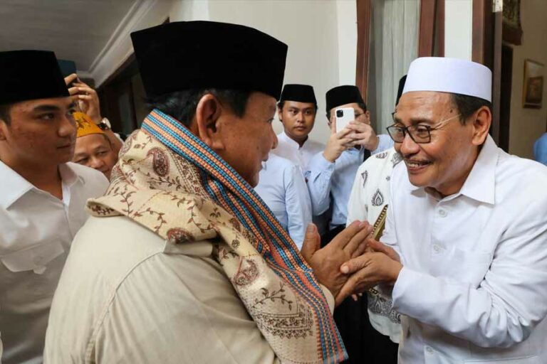 Prabowo Ditetapkan sebagai Sahabat Santri Indonesia dalam Acara Doa Santri untuk Negeri di Jatim