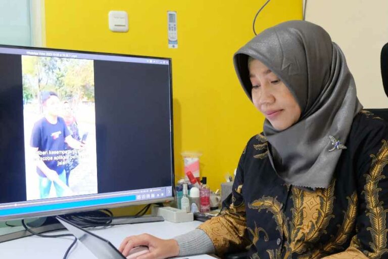 Profesor ITS Ungkap Potensi Teknologi Natural Language Processing Profesor Dr. Ir. Diana Purwitasari SKom MSc, Guru Besar ITS