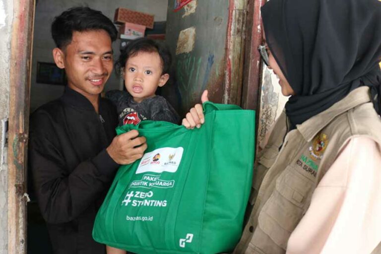 BAZNAS, Bango, dan Royco Bagikan 10 Ribu Paket Sembako pada Kaum Duafa di 9 Kota di Indonesia