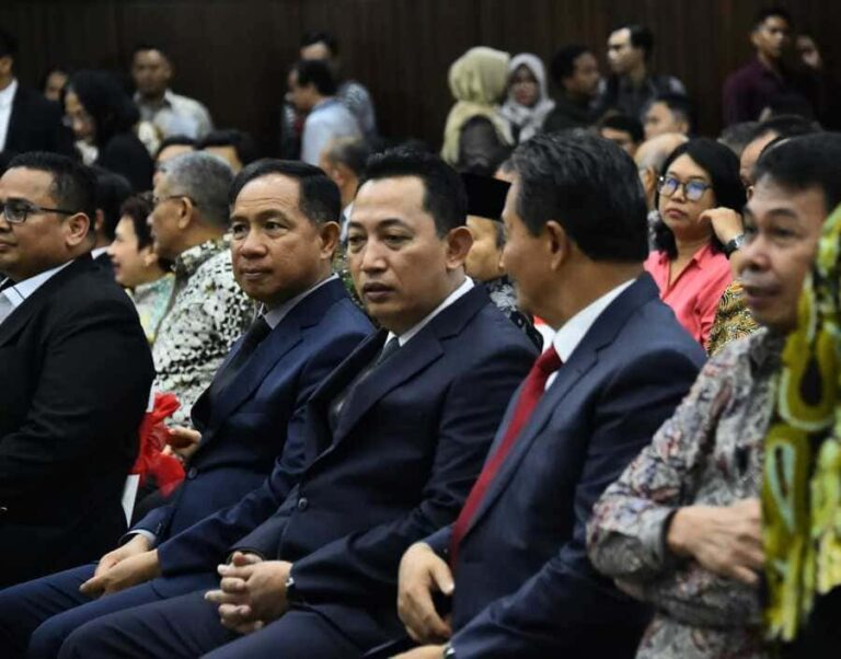 Sidang Pleno Khusus Penyampaian Laporan Tahunan 2023 dan Pembukaan Masa Sidang Tahun 2024 Mahkamah Konstitusi
