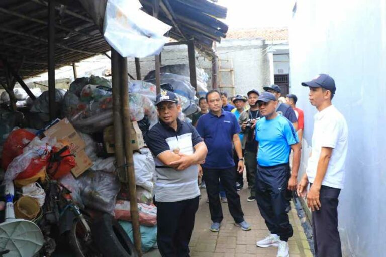Rayakan HUT Kota, Warga Tangerang Gerak Bareng Kerja Bakti di 13 Kecamatan