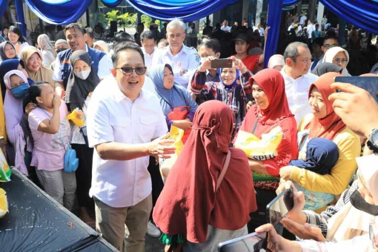 Bantu Pemenuhan Kebutuhan Masyarakat, Pemprov Jatim Gelar Pasar Murah Jelang Ramadan