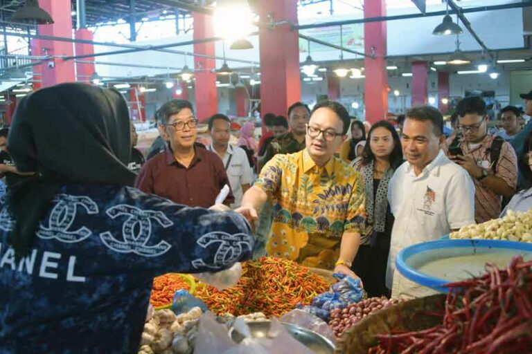 Wamendag Jerry Pastikan Ketersediaan Beras dengan Harga Terjangkau di Manado