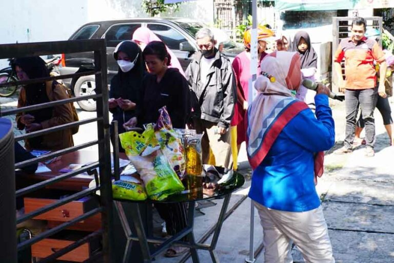 Pasar Pangan Murah PT JGU Dapat Apresiasi dari Pj Gubernur Jawa Timur Adhy Karyono