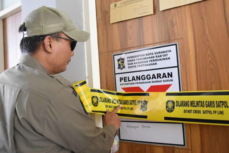 Satpol PP Surabaya Lakukan Penyegelan 6 Unit Rusunawa Tanpa Penghuni Selama Setahun