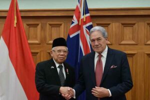 Satu Suara, Indonesia dan Selandia Baru Dukung Gencatan Senjata di Palestina Wapres RI KH Ma’ruf Amin dan Wakil PM sekaligus Menteri Luar Negeri Selandia Baru Winston Peters (foto: Dok SK-BPMI Setwapres)
