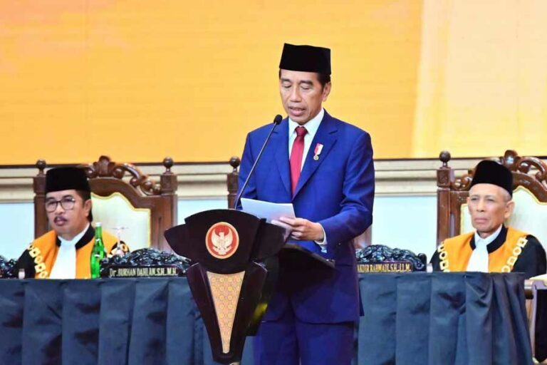 Presiden Jokowi Tekankan Pentingnya Kualitas SDM Hakim dalam Sistem Peradilan Indonesia Presiden RI Joko Widodo saat memberikan sambutan dalam Sidang Istimewa Laporan Tahunan MA di JCC Jakarta (foto: Dok BPMI Setpres)