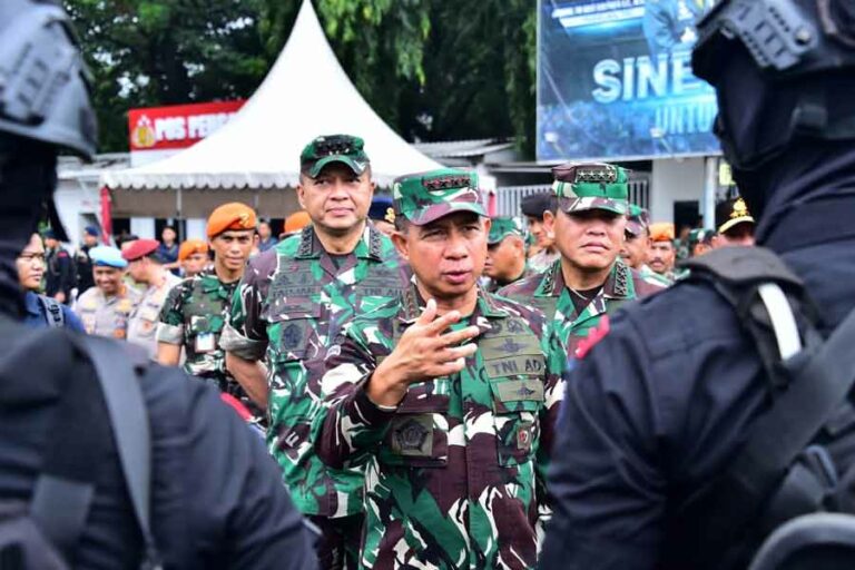 Panglima TNI dan Kapolri Pastikan Kesiapan Pasukan Pengamanan Pemilu 2024 di Silang Monas