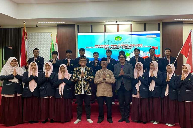 18 Siswa MAN 2 Kota Malang Berpartisipasi dalam Istanbul Youth Summit 2024