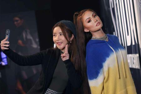 Patung Lilin Agnez Mo Sapa Penggemar di Madame Tussauds Hong Kong