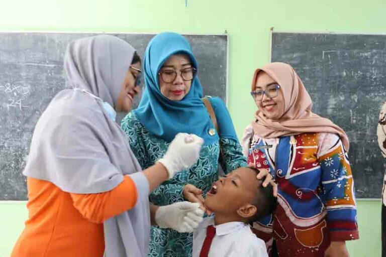 Capaian Imunisasi Polio Jatim Lampaui Target, Pj. Gubernur Apresiasi Kesadaran Orang Tua