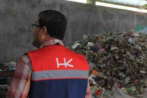 Hutama Karya Gelar Program HK Peduli di HUT ke-63, Wujudkan Pendidikan dan Lingkungan yang Lebih Baik