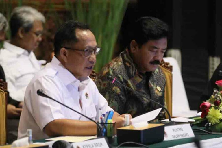 Mendagri Tegaskan Pentingnya Regulasi Karhutla untuk Pemda
