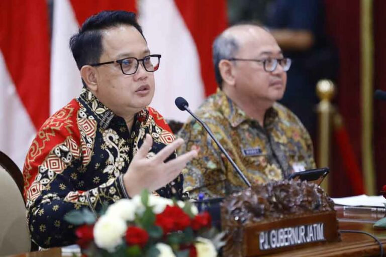 Pj. Gubernur Adhy Pastikan Distribusi dan Pasokan BBM dan LPG di Jatim Aman Selama Ramadhan hingga Lebaran Pj. Gubernur Jawa Timur Adhy Karyono