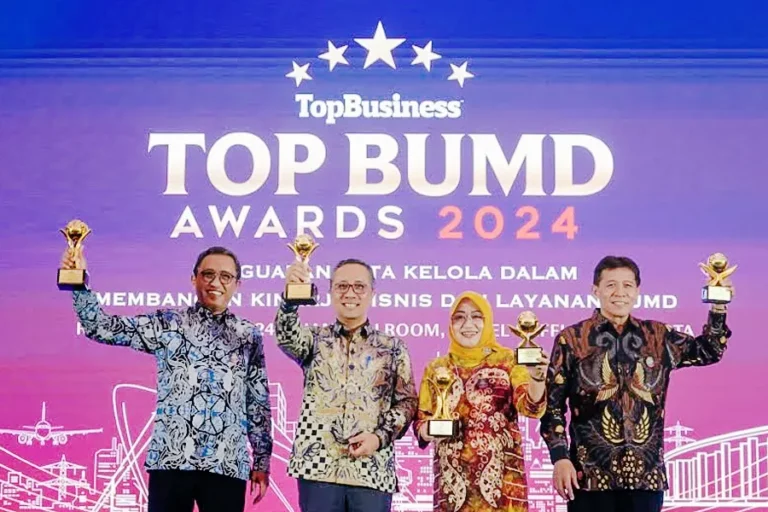 Bukti Kinerja Unggul, Pemkot Surabaya Raih Enam Penghargaan di TOP BUMD Awards 2024
