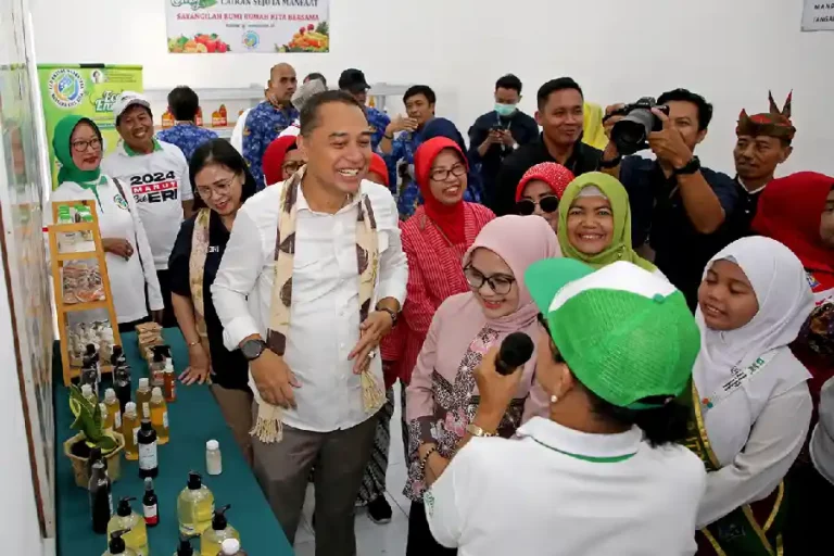 Gandeng BRI, Wali Kota Surabaya Resmikan Rumah Maggot dan Eco Enzim Senilai Rp 394 Juta