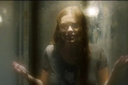 Sinopsis Follow Me (2020), Ketika Influencer Media Sosial Terjebak Petualangan Maut Holland Roden dalam Follow Me (2020)