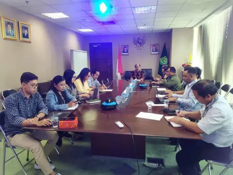 Bimas Katolik Koordinasi dengan KWI, Bahas Optimalisasi Layanan KUA untuk Semua Agama Pertemuan ini dinilai penting agar kebijakan Menag terkait layanan KUA dapat dipahami dengan baik dan benar (foto: Dok Kemenag)