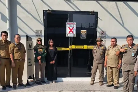 Satpol PP Surabaya Razia Tempat Billiard yang Nekat Beroperasi saat Bulan Ramadan