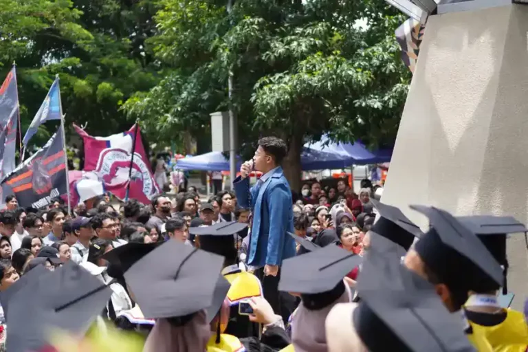 Wisuda Perdana, FTMM Unair Luluskan 45 Mahasiswa