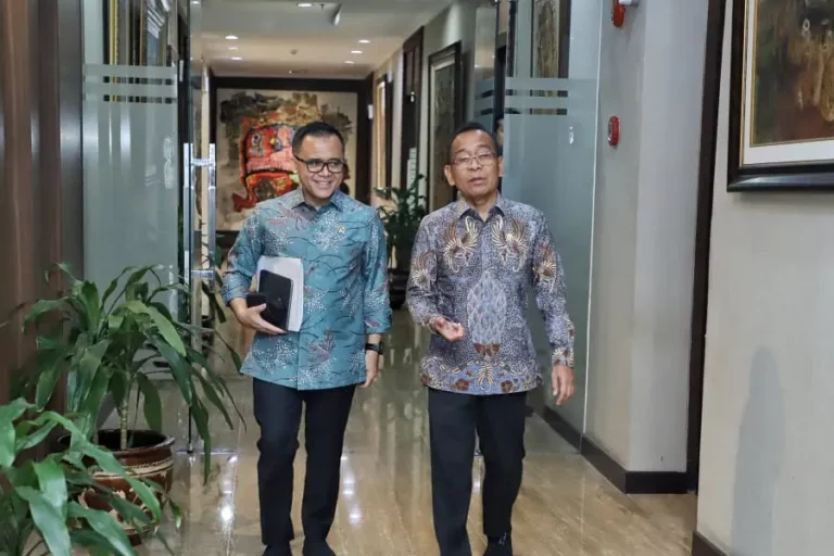Menteri PANRB Bahas Progres Perpindahan ASN ke IKN dengan Mensesneg
