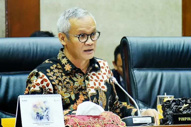 Kekacauan Ekonomi Global, BUMN Miliki Peran Penting Menopang Sektor Fundamental Wakil Ketua Komisi VI DPR RI Aria Bima