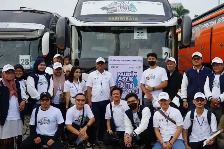 Brantas Abipraya Berangkatkan 8 Moda Bus untuk Mudik Bersama