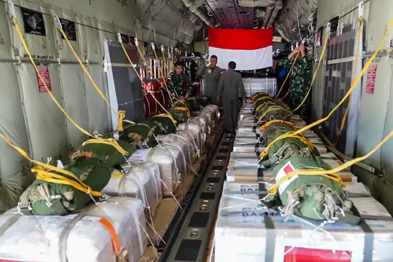 Pesawat Hercules TNI AU Sukses Antar Bantuan Kemanusiaan Indonesia di Gaza