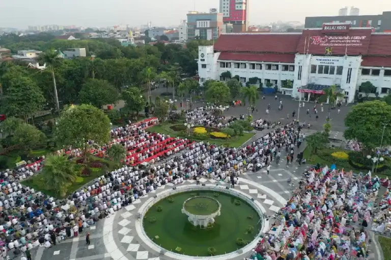 Wali Kota Surabaya Akan Shalat Id di Taman Surya, Khotibnya Rektor UIN Sunan Ampel Surabaya