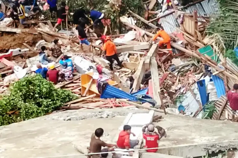 Tim SAR Gabungan Lakukan Pencarian Korban Tanah Longsor di Tana Toraja