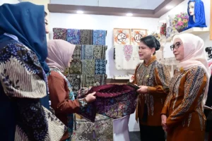 Pj. Ketua Dekranasda Jatim Bangga Kain Batik Tuban Diborong Ibu Negara