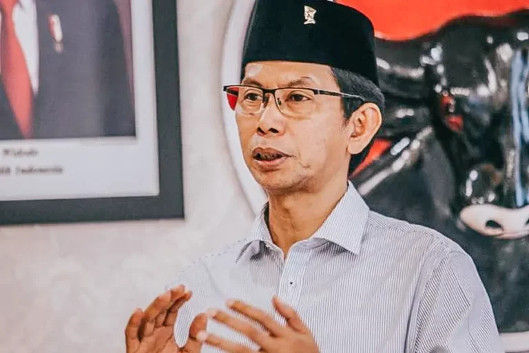 Puji Kinerja Eri-Armuji, Ketua DPRD Surabaya: Mereka Menunjukkan Keberpihakan pada Masyarakat Ketua DPRD Kota Surabaya, Adi Sutarwijono