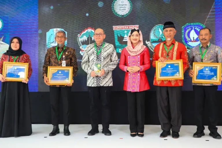 Jawa Timur Raih 8 Penghargaan Anugerah Adinata Syariah 2024
