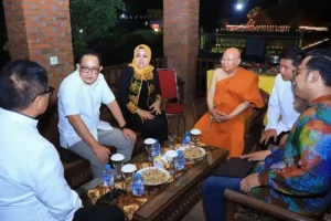 Pj Gubernur Jatim Pastikan Perayaan Waisak 2024 Berjalan Lancar dan Aman