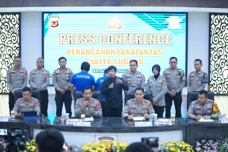 Fakta Ketidaklayakan Bus dalam Tragedi Ciater, Ini Penjelasan Polda Jawa Barat Polda Jawa Barat menetapkan dua tersangka, masing-masing pengelola bus dan pemilik bengkel karoseri sekaligus pengelola Bus Putera Fajar (foto: Dok Humas Polri)