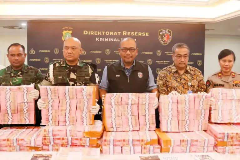 Polisi Tangkap 4 Tersangka Sindikat Pemalsuan Uang Senilai Rp 22 Miliar Barang bukti kasus pemalsuan mata uang senilai Rp 22 miliar (foto: Dok Humas Polri)