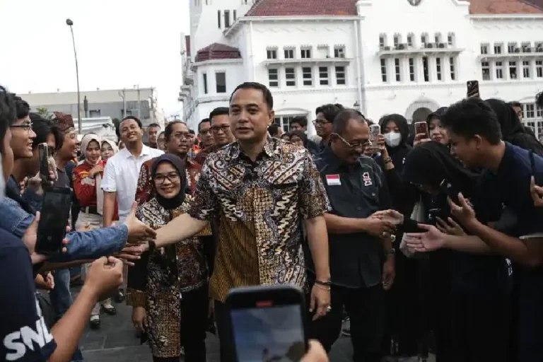 Pemkot Surabaya Soft Launching Kota Lama, Siapkan Beragam Paket Wisata Wali Kota Surabaya Eri Cahyadi dan Wakil Wali Kota Surabaya Armuji, saat menghadiri soft launching Kota Lama zona Eropa yang berada di kawasan Jalan Rajawali, Krembangan, Surabaya