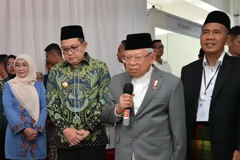 Pusat Data Nasional Diretas, Wapres Desak Pemulihan Segera Wapres RI saat berbicara di depan awak media usai membuka Halaqah Ponpes se-Jawa Timur di Pondok Pesantren Salaf Al-Quran Asy-Syadzili 1, Kabupaten Malang