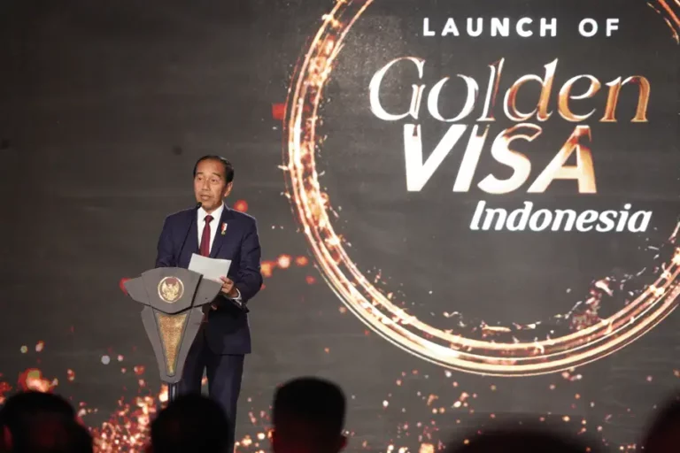 Golden Visa Resmi Diluncurkan, Presiden RI: Privilese Emas untuk Warga Dunia Berkualitas Presiden Joko Widodo saat meluncurkan Golden Visa di The Ritz-Carlton Mega Kuningan, Jakarta Selatan