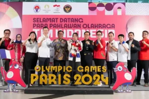 Kemenpora Sambut Gregoria Mariska, Harap Prestasi Jadi Inspirasi Atlet Muda Kemenpora RI saat memberikan sambutan pasa atlet bulutangkis tunggal putri Indonesia, Gregoria Mariska Tunjung saat tiba di tanah air. (foto: Dok Kemenpora)