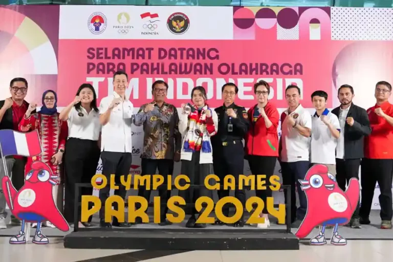 Kemenpora Sambut Gregoria Mariska, Harap Prestasi Jadi Inspirasi Atlet Muda Kemenpora RI saat memberikan sambutan pasa atlet bulutangkis tunggal putri Indonesia, Gregoria Mariska Tunjung saat tiba di tanah air. (foto: Dok Kemenpora)