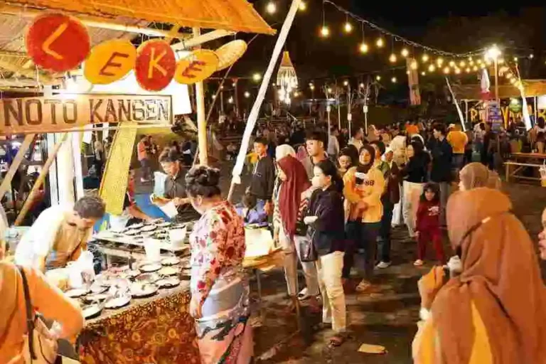 Antrean di Pasar Kangen, Gebyar BCA Merah Putih