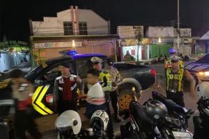 Polres Nganjuk Intensifkan Patroli SREG untuk Cegah Kejahatan Jalanan Selama Libur Panjang Patroli Blue light Polres Nganjuk dan Rayon Polsek jajaran