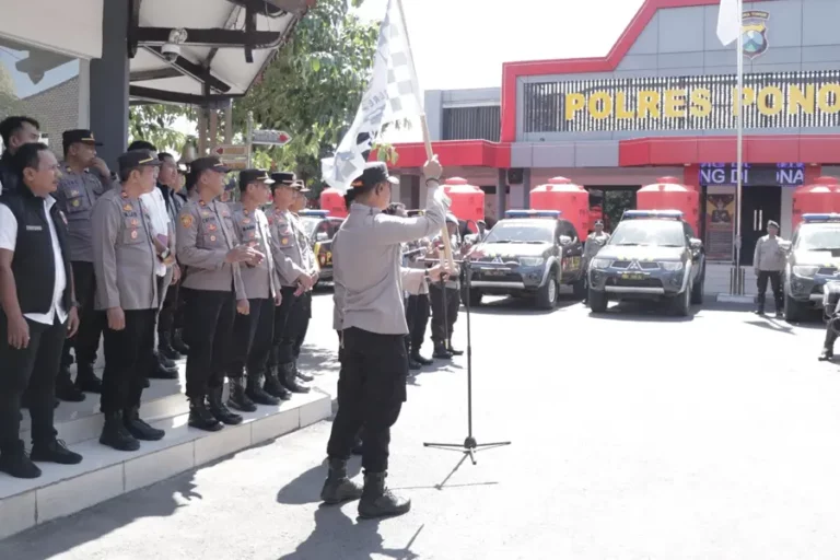 Polres Ponorogo Kirim Bantuan Air Bersih ke 18 Wilayah Terdampak Kekeringan