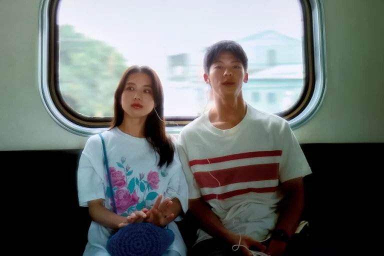 Sinopsis 18×2 Beyond Youthful Days (2024), Kisah Developer Game Menelusuri Jejak Cinta Pertama Kaya Kiyohara dan Greg Hsu dalam film 18×2 Beyond Youthful Days (2024)