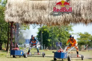 Brad Binder dan Jack Miller dari Red Bull KTM Factory Racing Berlaga dengan Traktor