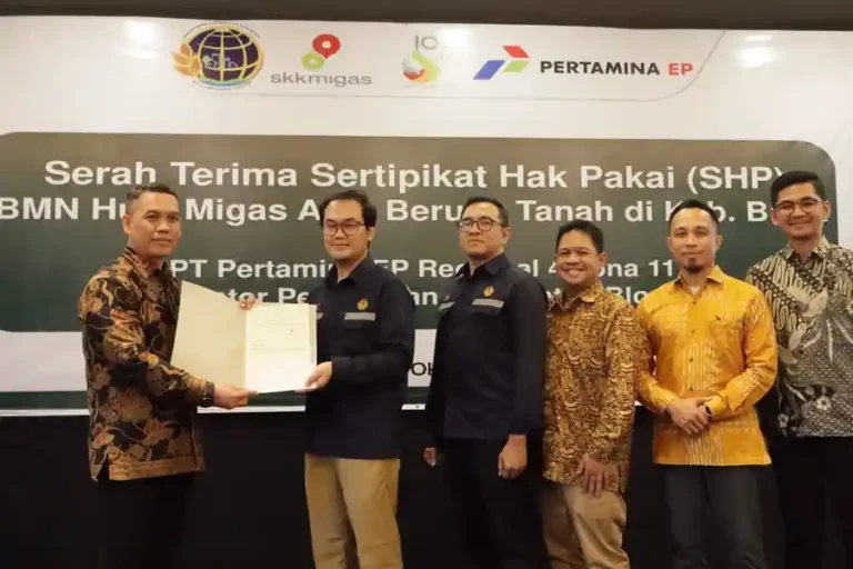 Pertamina EP Cepu Zona 11 Serahkan Sertifikat Hak Pakai BMN Hulu Migas di Blora Penyerahan sertipikat Hak Pakai memperkuat komitmen PT Pertamina EP Cepu Zona 11 untuk mengoptimalkan operasional dalam mendukung ketahanan energi nasional.
