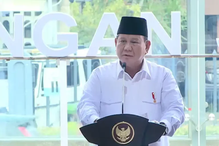 Terowongan Silaturahim Istiqlal-Katedral: Simbol Kerukunan Umat Beragama Resmi Dibuka Presiden RI Prabowo Subianto menyampaikan sambutan saat peresmian Terowongan Silaturahim yang menghubungkan Masjid Istiqlal dan Gereja Katedral Jakarta