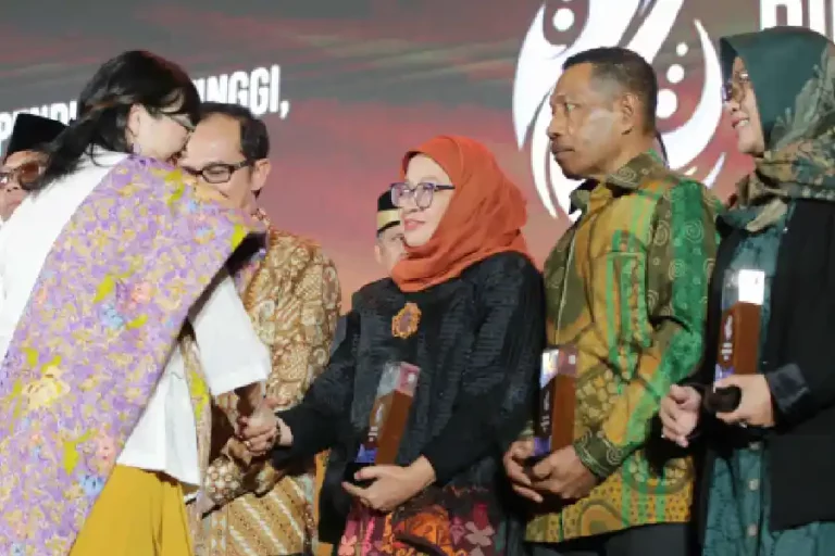 UNAIR Raih Tujuh Penghargaan di Anugerah Diktisaintek 2024